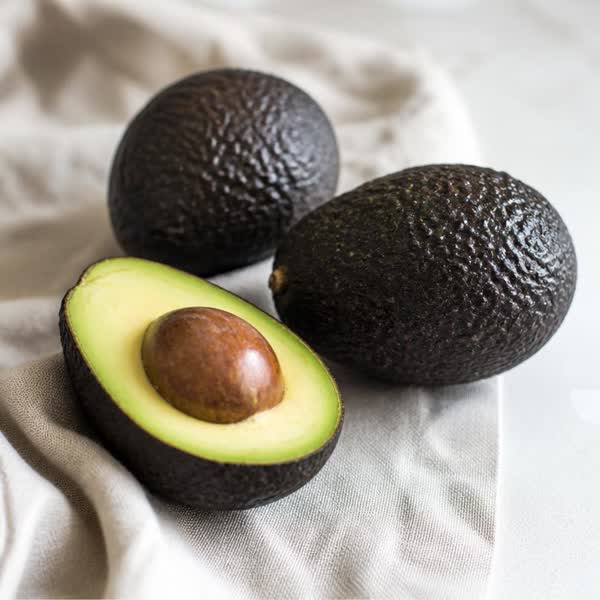 Salade d'Avocat & Amande — recette végétarienne à base de avocat, 6 ingrédients