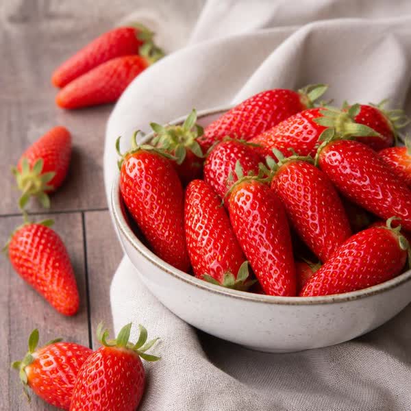 Fraises au Basilic et Poivre — recette végétarienne à base de fraise, 4 ingrédients